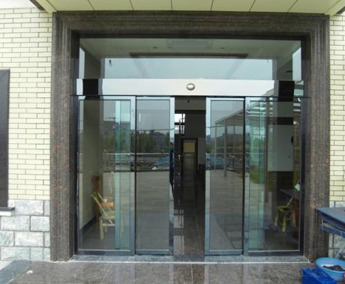 Professional customized Shenzhen medical sensor door manufacturer [Guangming translational automatic door fingerprint lock installation] Gongming automatic door consultation