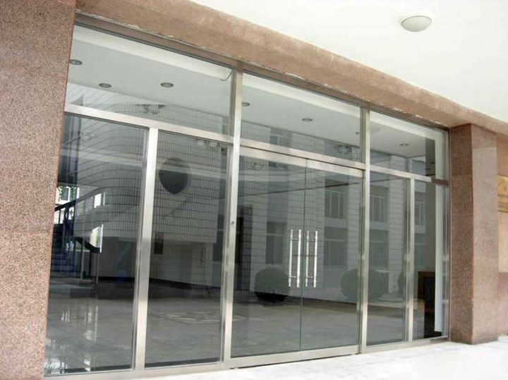 龙华专业定制玻璃自动门/维修感应玻璃门/维修自动感应门遥控玻璃门厂家