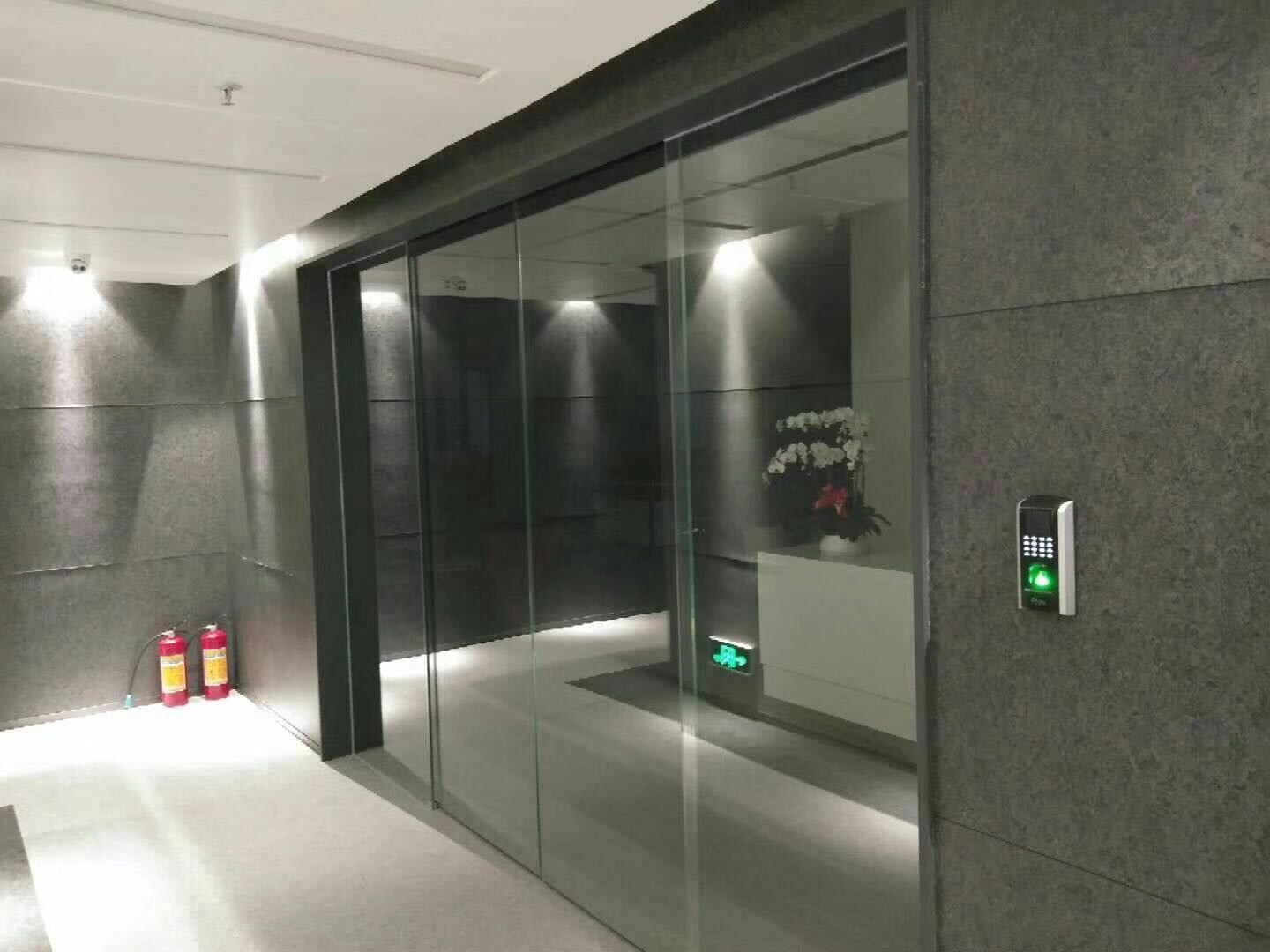Which automatic door manufacturer in Shenzhen has guaranteed after-sales service