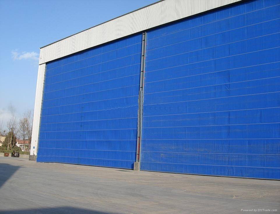 Is there any requirement for the installation size of Xiaolan double-track double-curtain fire shutter door