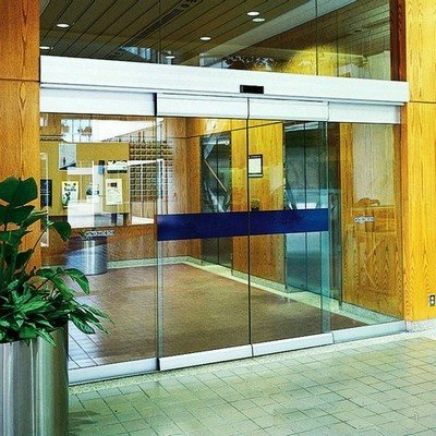 指纹自动玻璃感应门：智能安防与便捷通行的完美融合